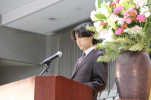 二十歳代表の高橋さんによるスピーチの写真