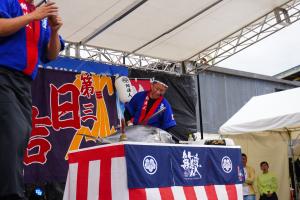 マグロ解体ショーの写真