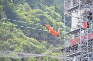 ロープブリッジ渡過