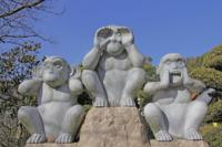 三猿の像。